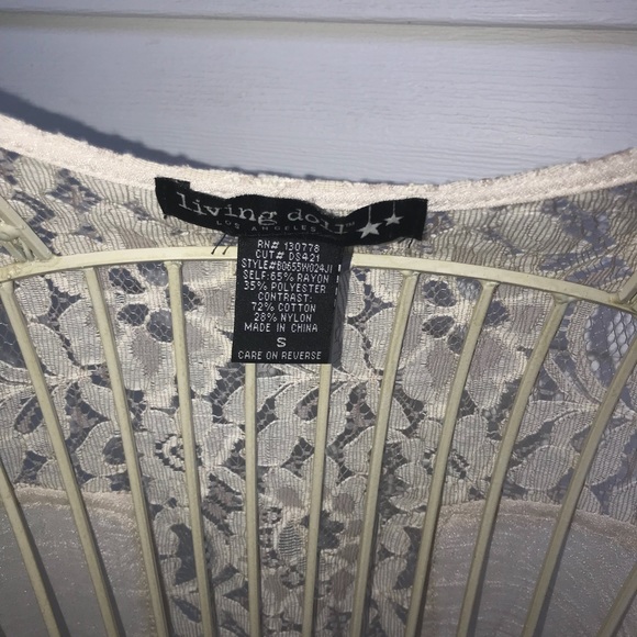 Sleeveless lace top small - Picture 4 of 4